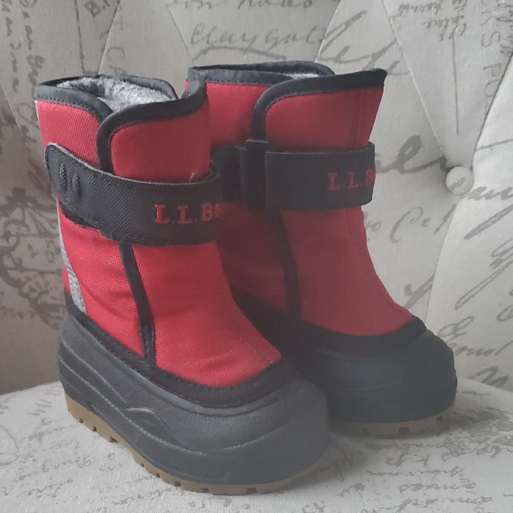 Toddler Size 5 Snow Boot With Extra Wool Liners